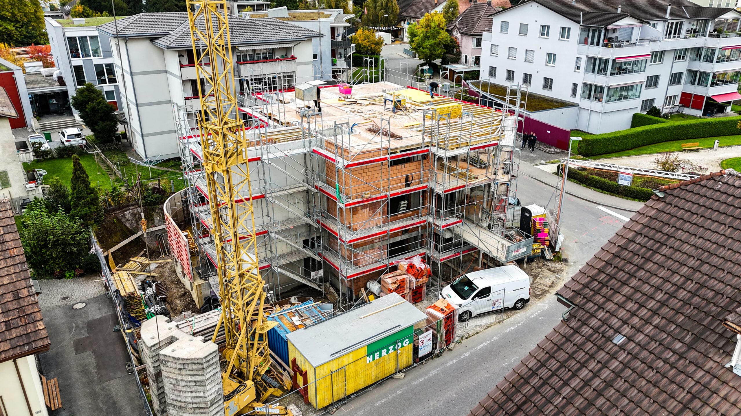 Foto des Mehrfamilienhauses in Gigerstrasse 8, 5734 Reinach, Aussenansicht von hinten